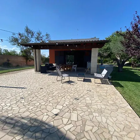 Villa Orester مونتيروني دي ليتشي