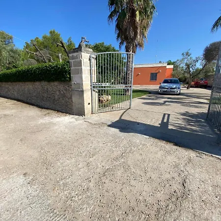 Villa Orester مونتيروني دي ليتشي