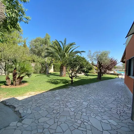 Villa Orester * مونتيروني دي ليتشي